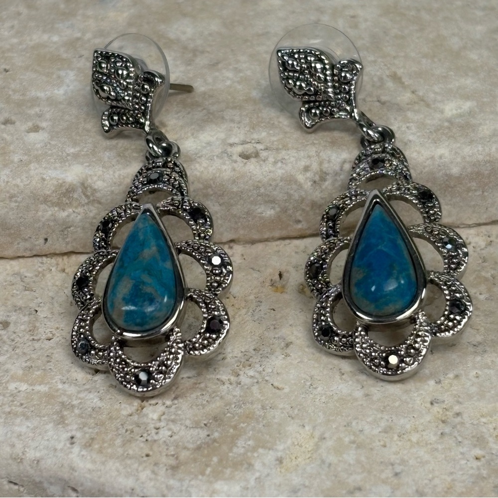 Elegant Silver and Blue Teardrop Earrings